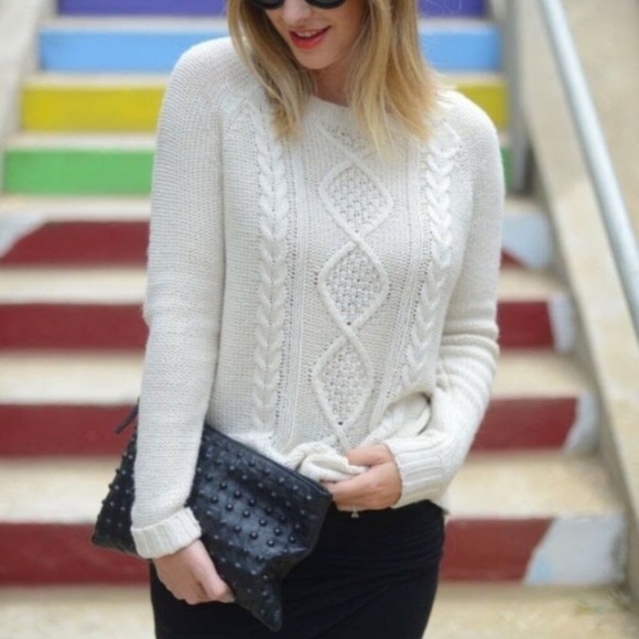 CUPCAKES AND CASHMERE Sweater Wool Fisherman Cable Knit Distressed Size Small - Picture 4 of 11